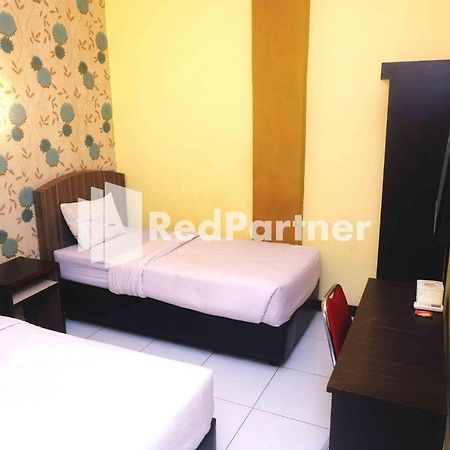 Hotel Permata Makassar Mitra Reddoorz Balangberu Ngoại thất bức ảnh